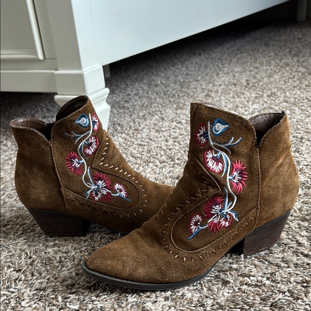 Embroidered Brown Ankle Boots - light thread - Carlos by Carlos Santana brand